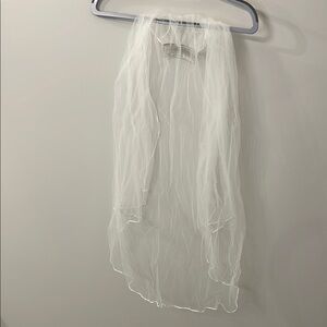 Elegant White Bridal Veil